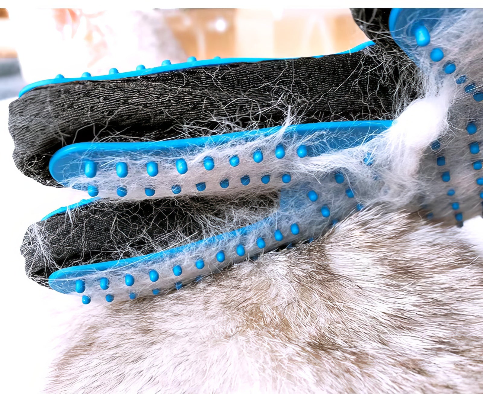 Pet Grooming Glove - Deshedding & Massage for Cats & Dogs